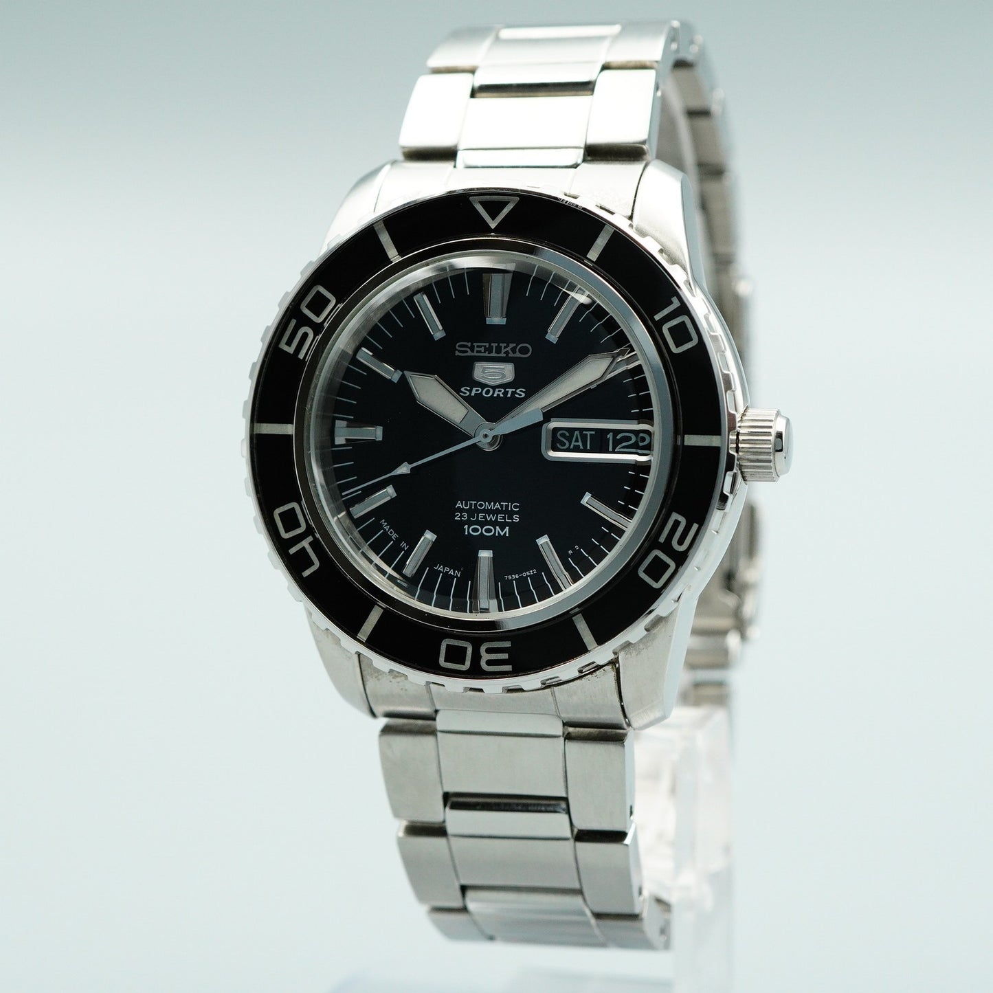 *MINT* Vintage SEIKO 5SPORTS 7S36-04N0 AT Black Dial Round 42mm Mens Watch