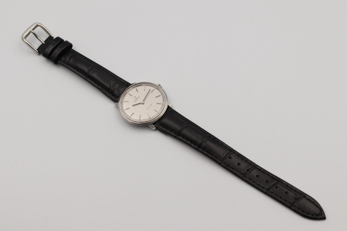 *N MINT* Vintage 1990s OMEGA  De Ville Tool 104 Hand Wind Silver 32mm mens Watch