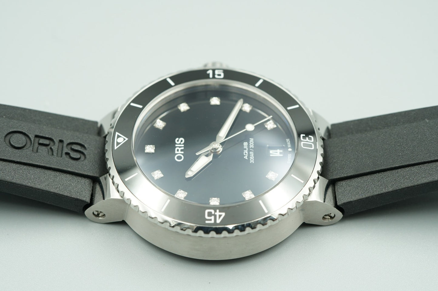 ORIS Aquis Date Diamonds 01 733 7731 4194 Automatic Black 37mm Women Watch