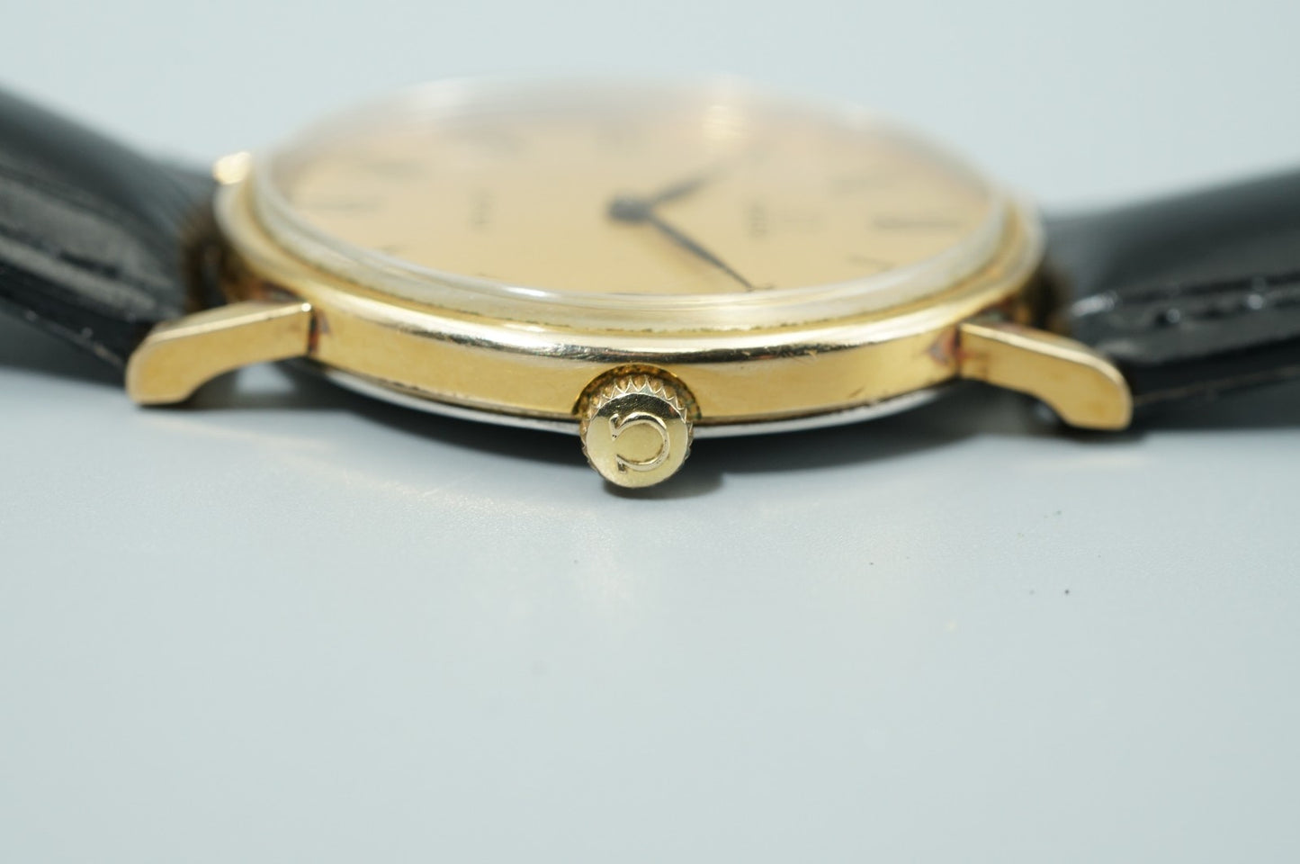 N MINT Vintage 1981 OMEGA De Ville Cal.625 Hand Wind Gold Round 32mm Mens Watch