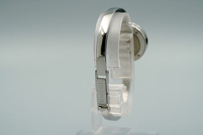*NEAR MINT* Gucci Quartz Black Dial Round 26 mm Women,Ladies Watch