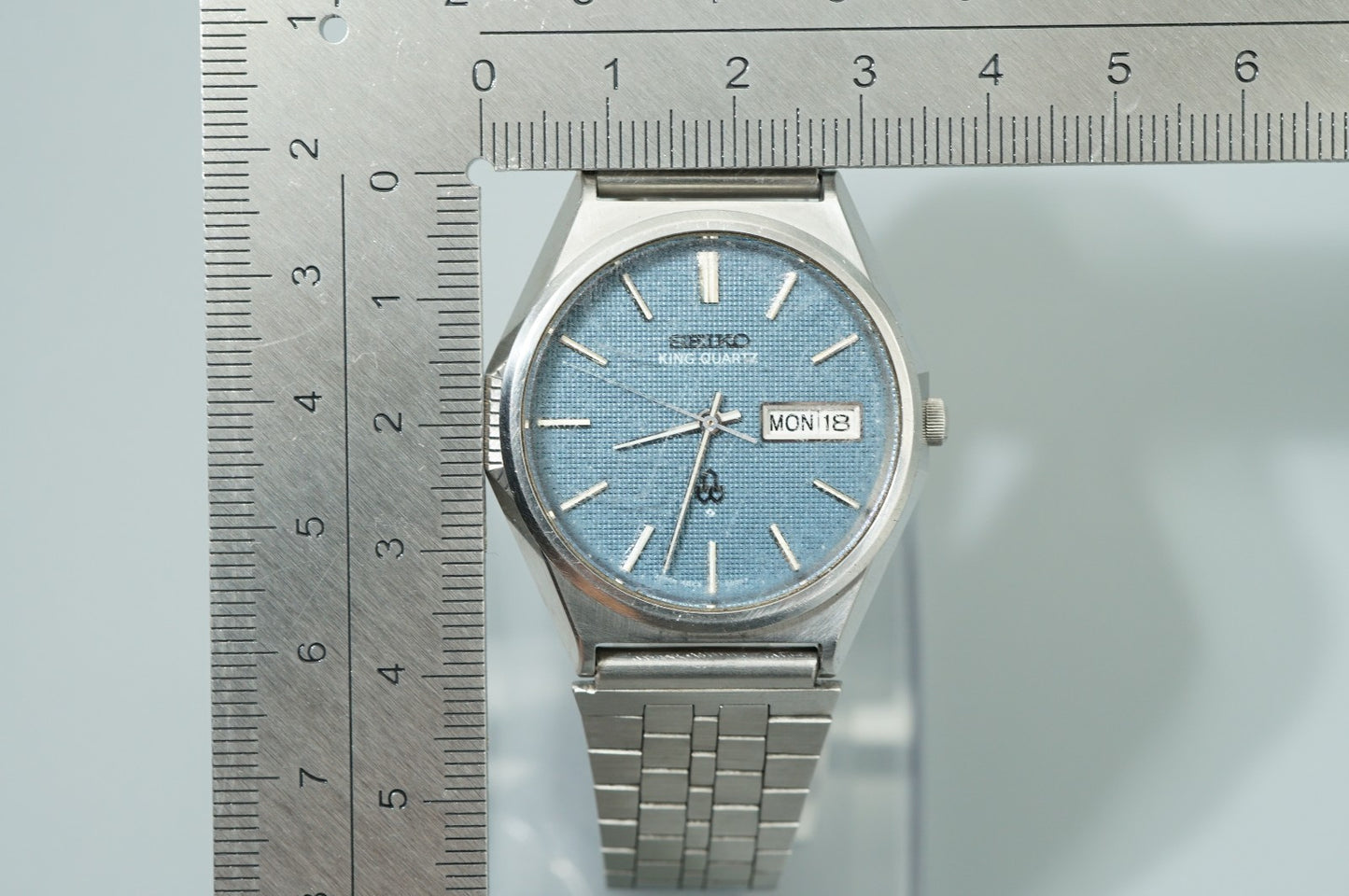 *Working for Parts* Vintage 1970s SEIKO KING 4823-8050 Qz Blue 36mm Mens Watch