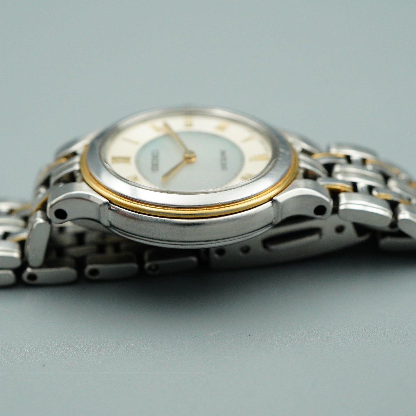 *NEAR MINT* SEIKO Exceline V110-0AA0 Quartz White Round 24mm Women,Ladies Watch