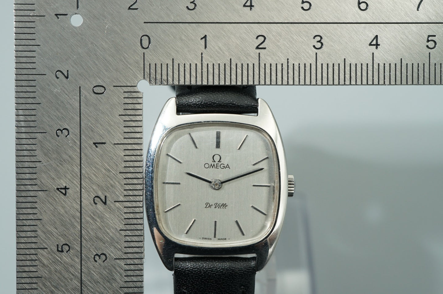 N MINT Vintage 1962 OMEGA De Ville Cal.625 Hand Wind Silver 25mm Women Watch