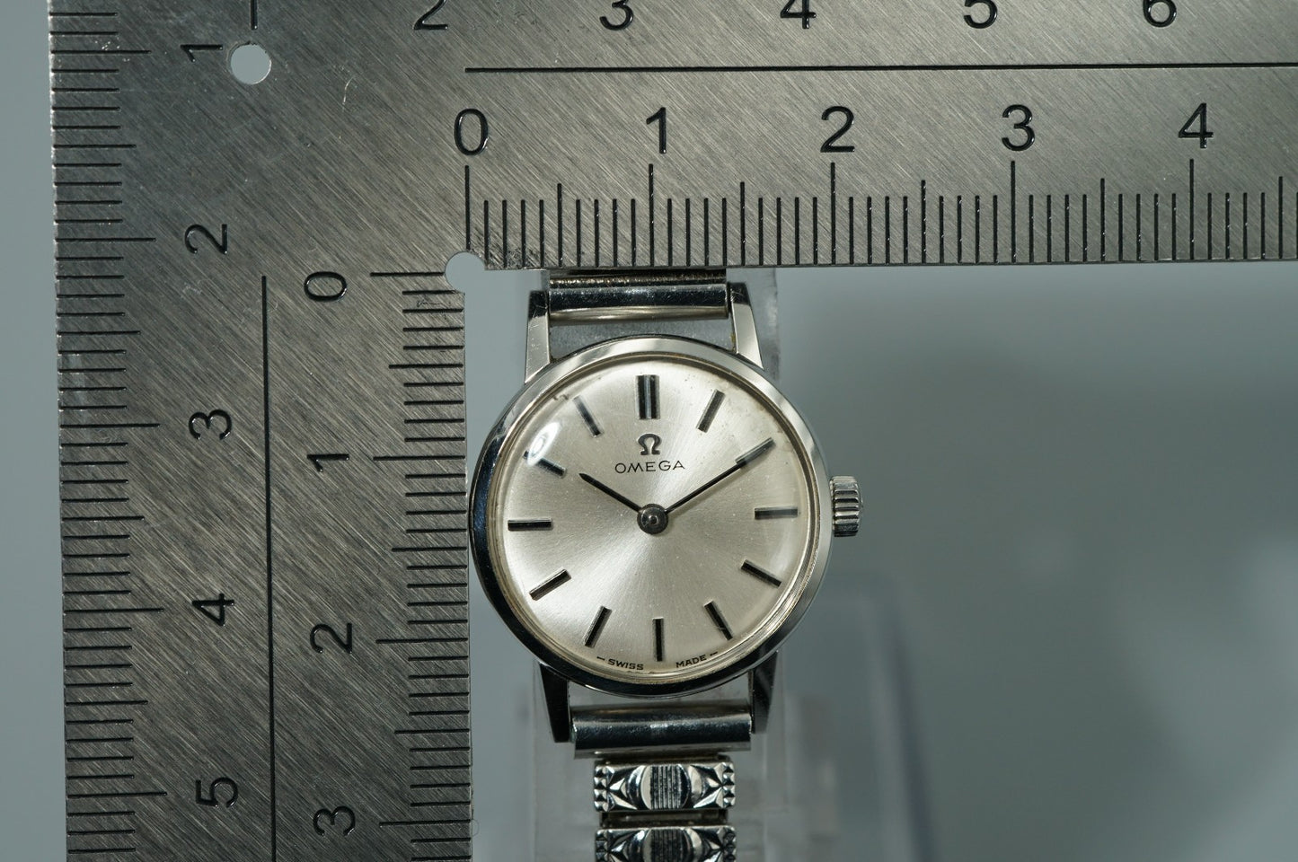 Vintage 1966 OMEGA De Ville Cal.620 Hand Winding Silver Dial 20mm Women Watch