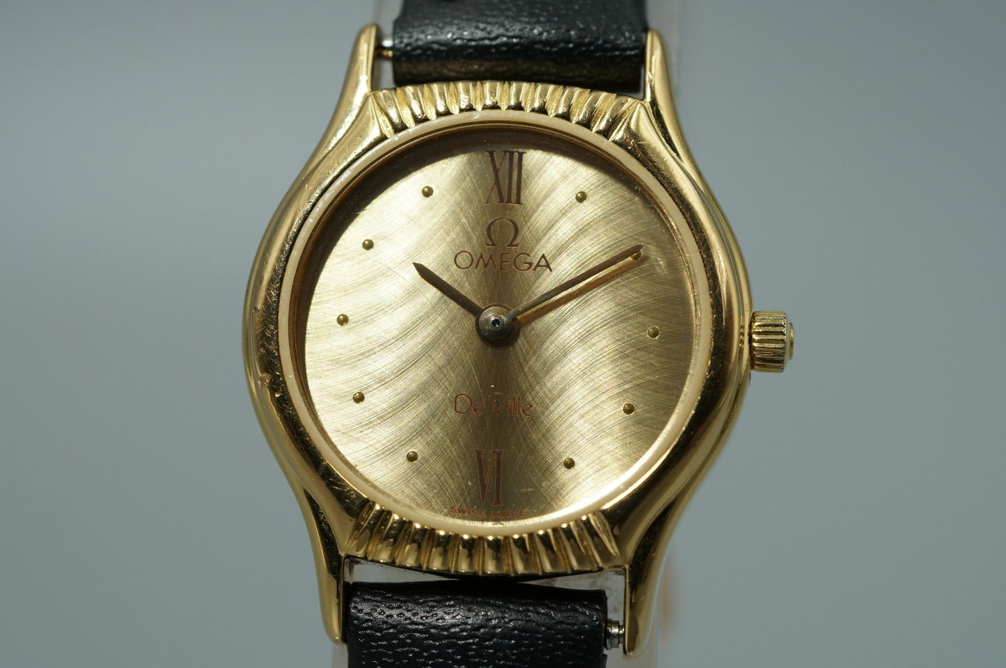 *NEAR MINT* Vintage OMEGA De Ville Cal.1450 Quartz Gold Dial 20mm Women Watch