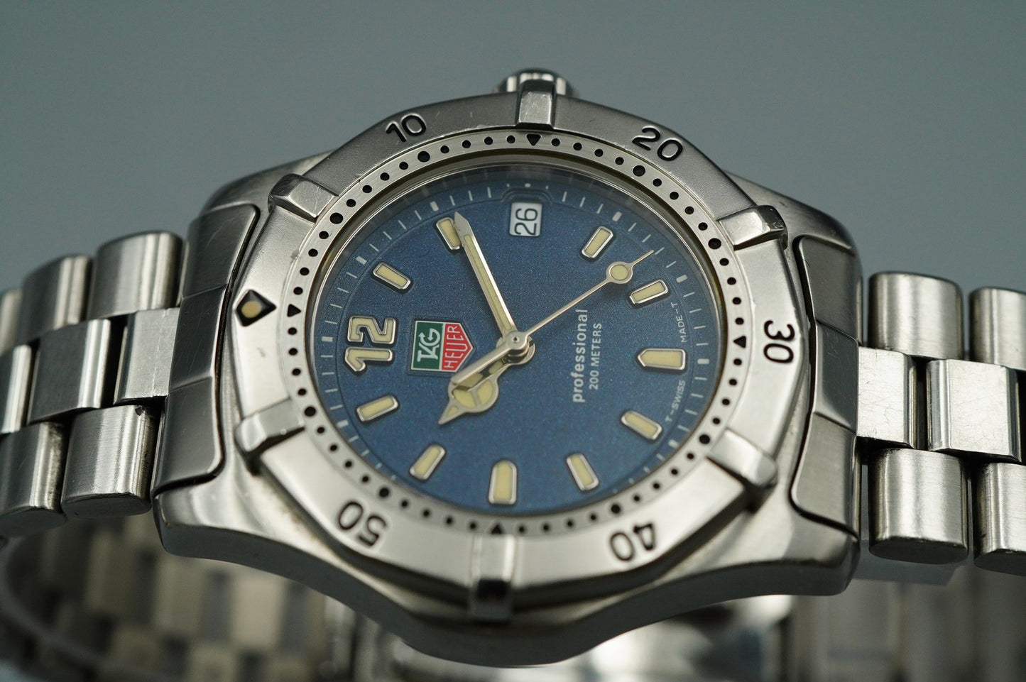 N MINT Vintage 1990s TAG HEUER Professional WK1213 Qz Blue Round 34mm Mens Watch
