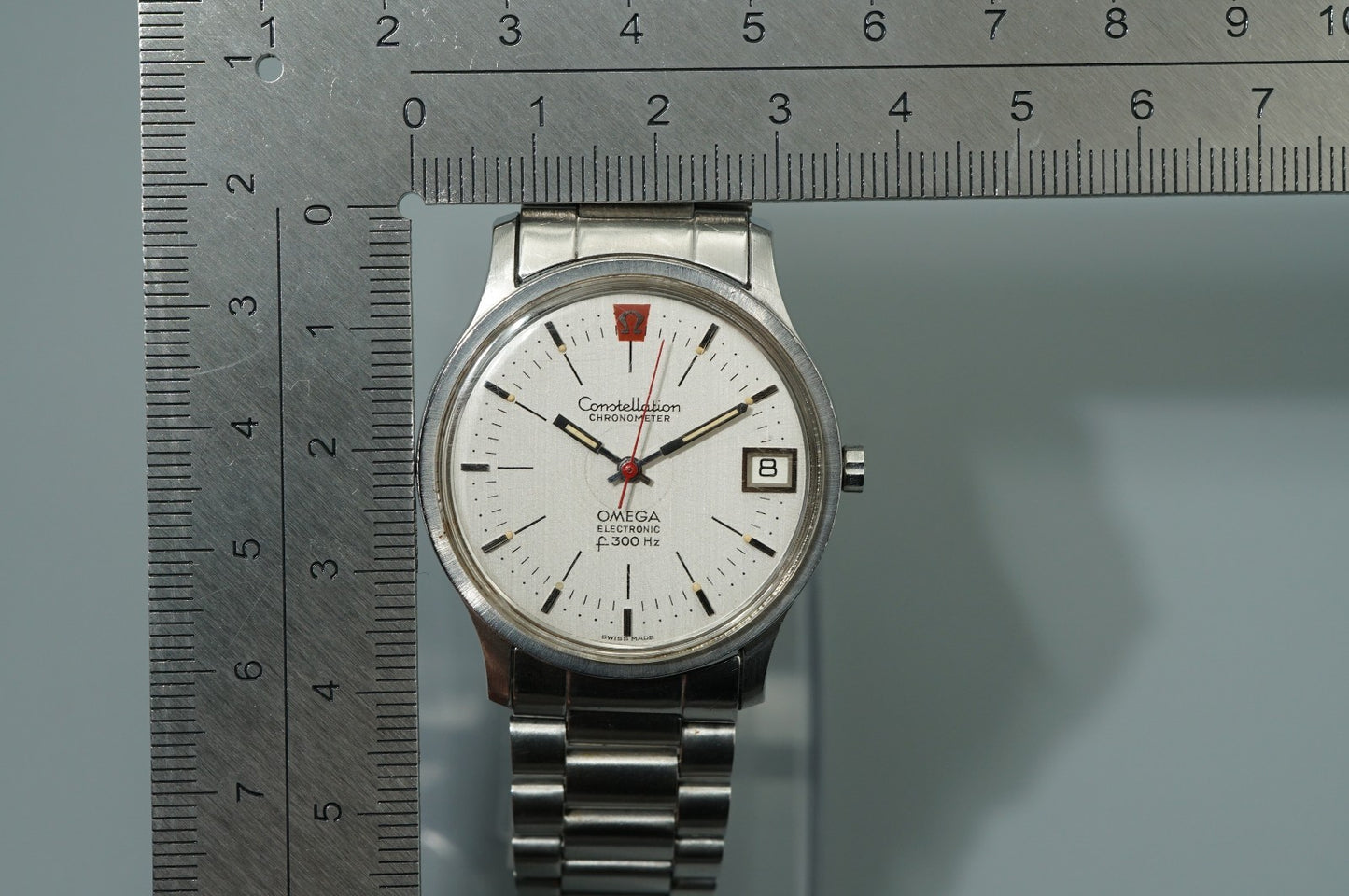 *NEAR MINT* Vintage OMEGA Constellation Cal.1250 Qz White Round 35mm Mens Watch