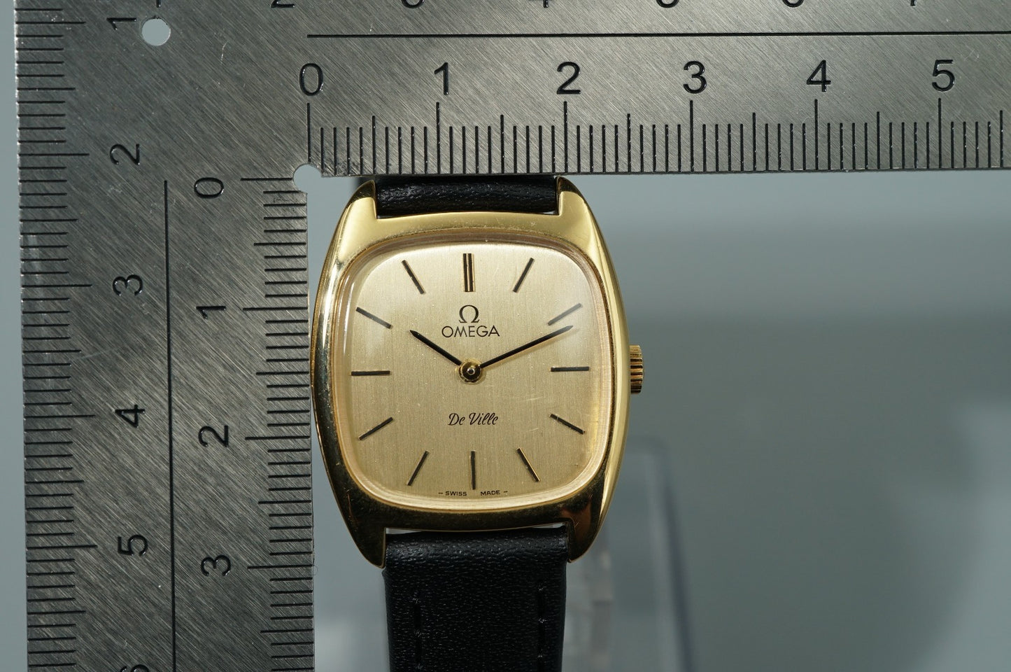 *N MINT* Vintage 1977 OMEGA De Ville Cal.625 Hand Wind Gold 25mm Women Watch