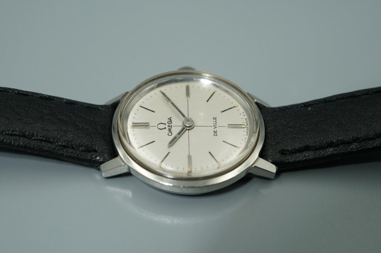 *N MINT* Vintage OMEGA De Ville Hand Winding Silver Cross Line 22mm Women Watch