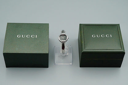 *MINT* Vintage GUCCI 1400L Quartz Black Dial Round 25mm Women,Ladies Watch