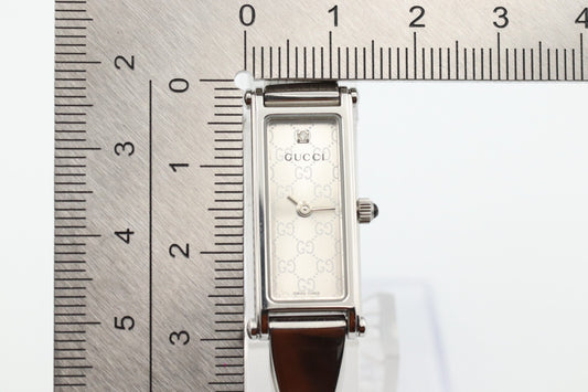 *NEAR MINT* Vintage GUCCI 1500L Quartz Silver Dial Rectangle Women Watch