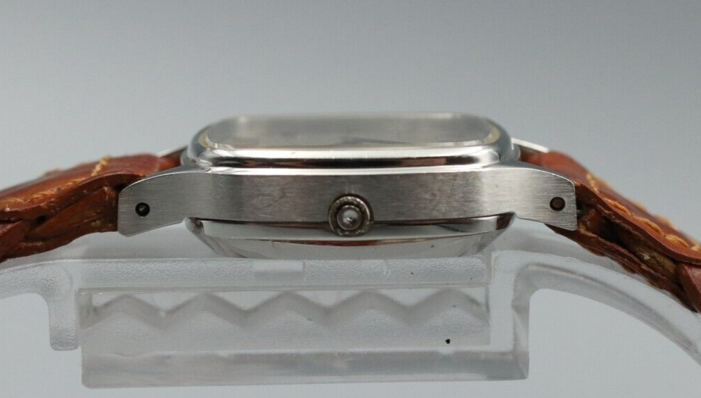*NEAR MINT* Vintage OMEGA De Ville Quartz Silver Dial Square Women Watch