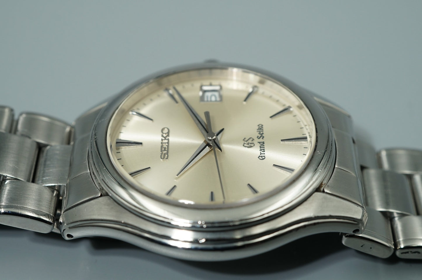 *NEAR MINT* Vintage 1997 SEIKO Grand 9F62-0A10 Qz Champagne Dial 35mm Mens Watch