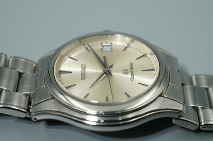 *NEAR MINT* Vintage 1997 SEIKO Grand 9F62-0A10 Qz Champagne Dial 35mm Mens Watch