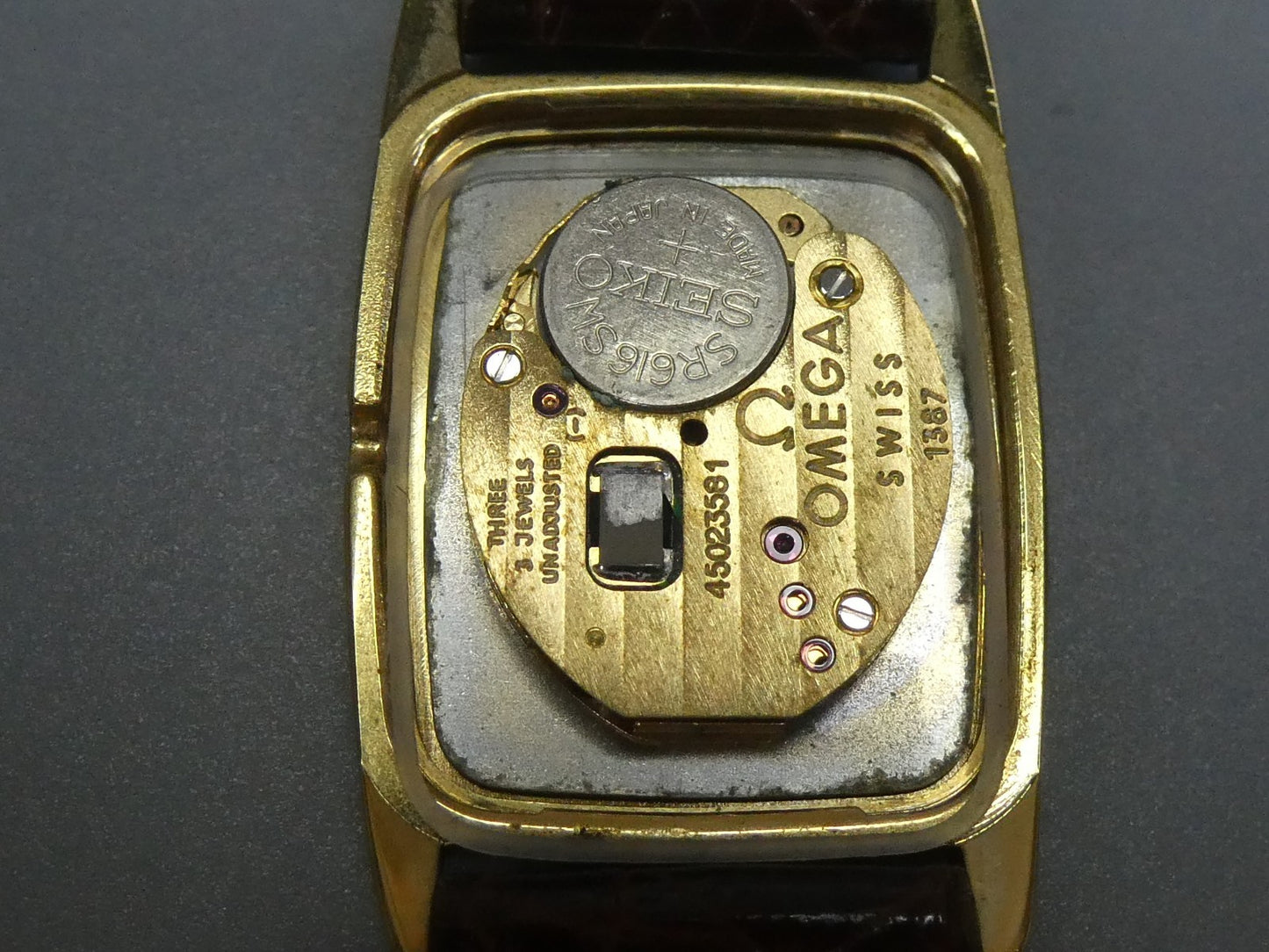 *NEAR MINT* OMEGA De Ville Cal.1387 Qz White Dial Rectangle 19mm Women Watch