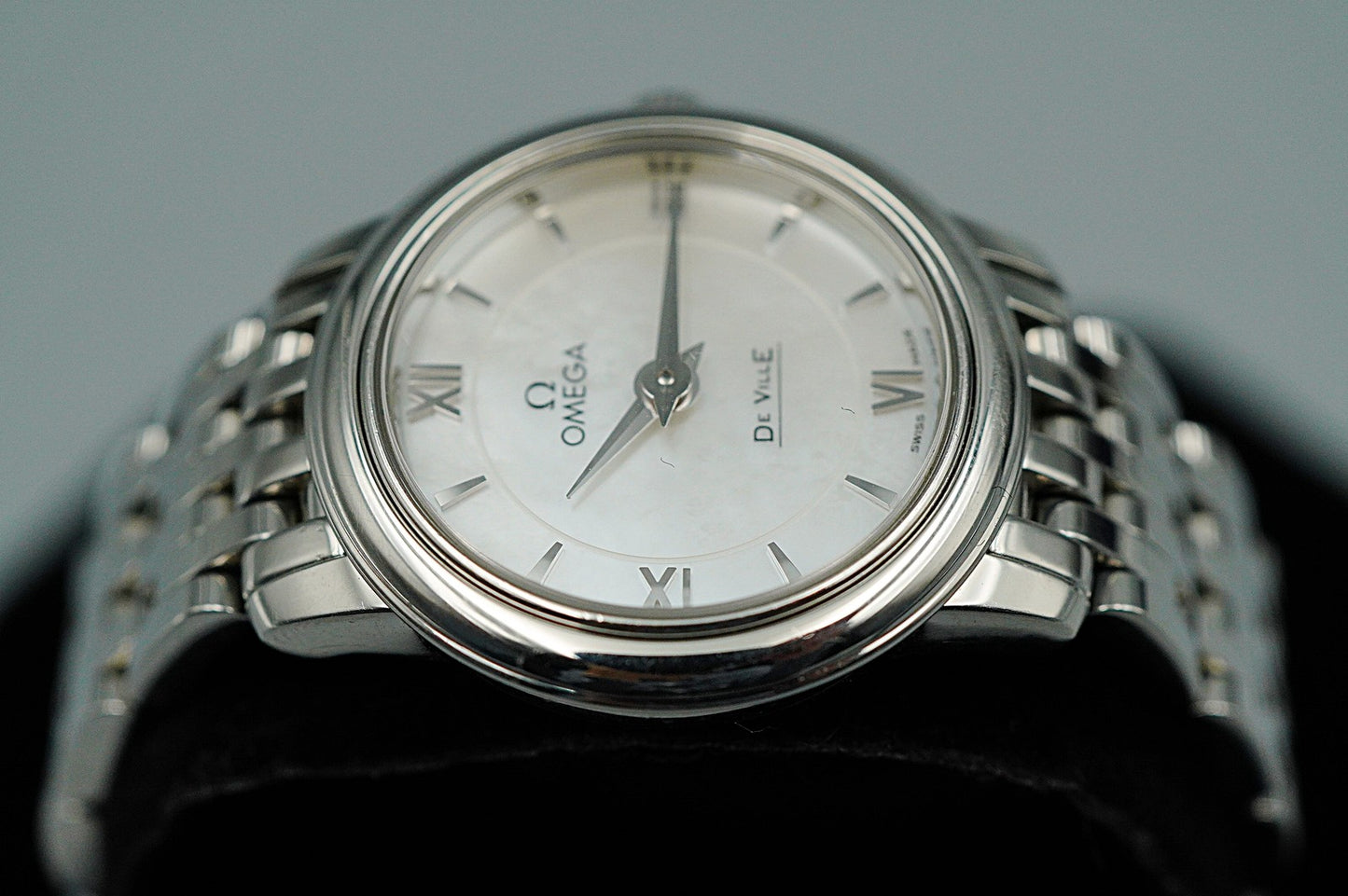 N MINT 1987 OMEGA De Ville Cal.1376 Ref.595.1037 Qz White 25mm Women Watch