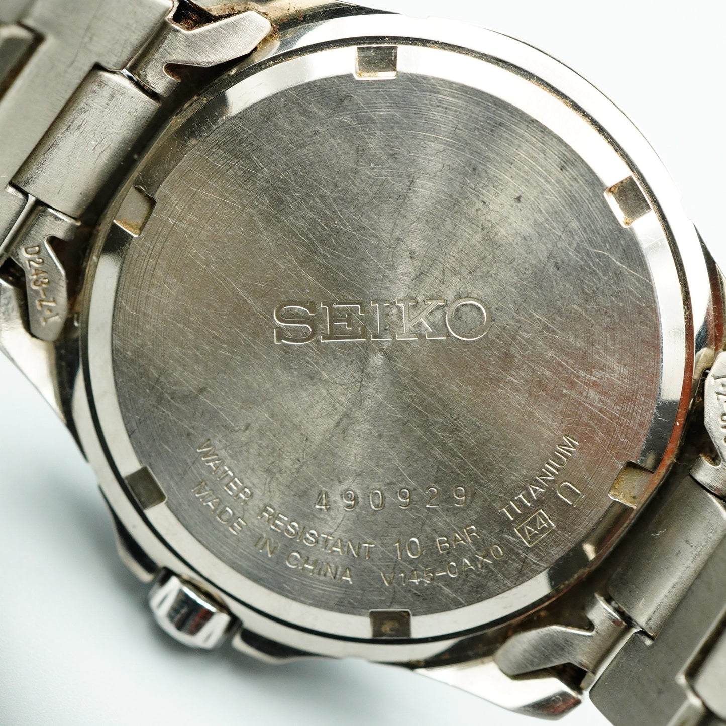 *N MINT* Vintage SEIKO Solar Titanium V145-0AX0 Qz Black Round 35mm Mens Watch