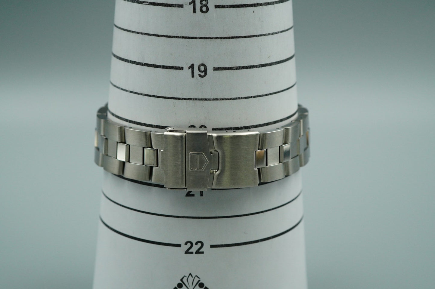 *TOP MINT* Vintage TAG HEUER  CN111C Quartz Silver Dial Round 40 mm Mens Watch