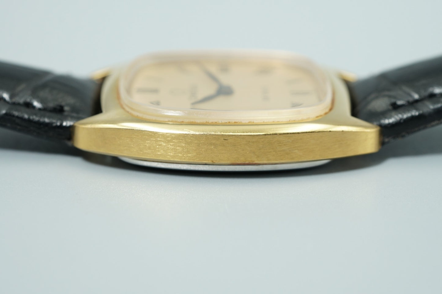 N MINT Vintage 1971 OMEGA De Ville Cal.625 Hand Wind Gold 25mm Women Watch