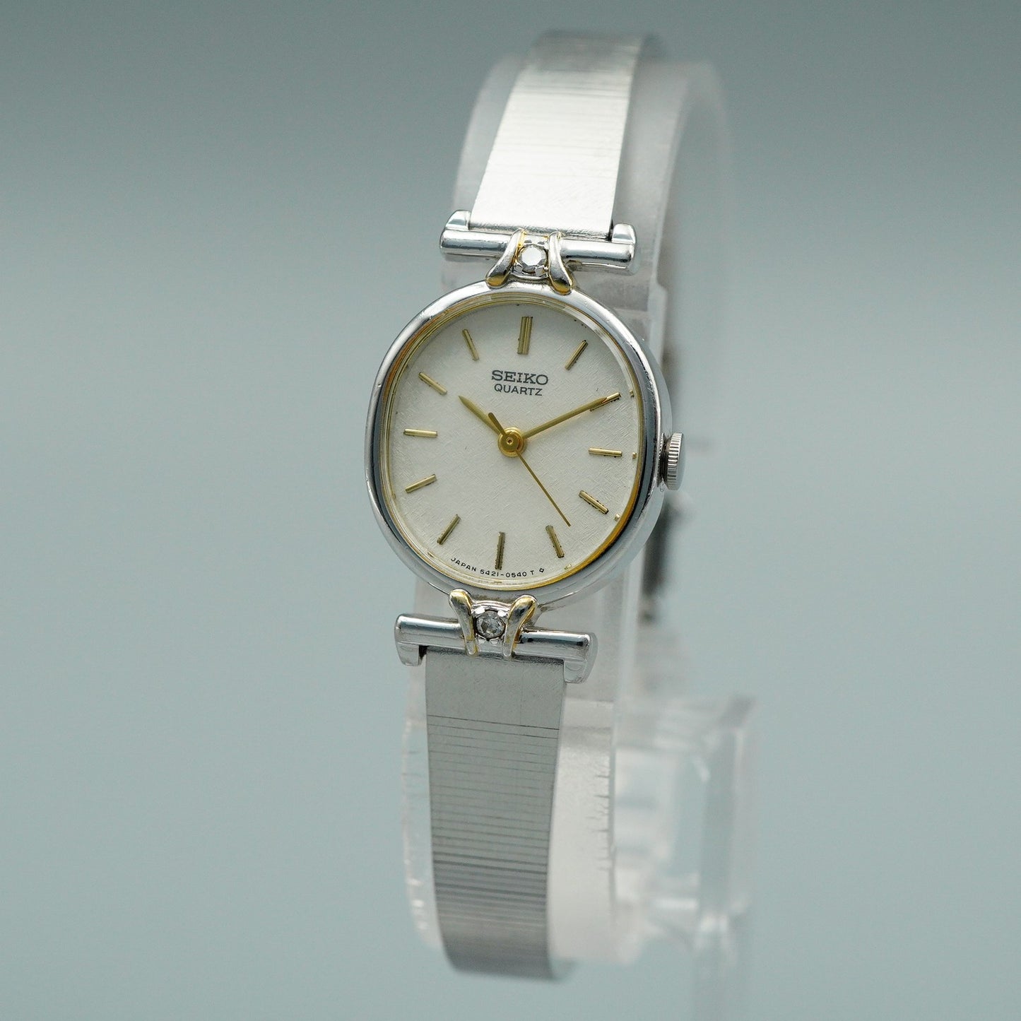 *NEAR MINT* Vintage SEIKO 5421-5250 Qz White Dial Oval 18mm Women Watch