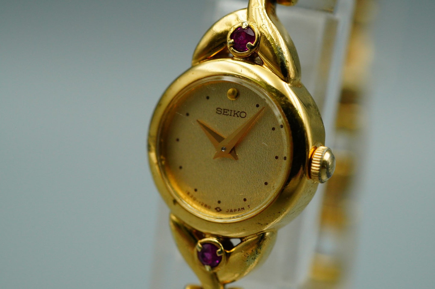 *NEAR MINT* Vintage SEIKO 1E20-0430 Quartz Gold Dial Round 15 mm Women Watch