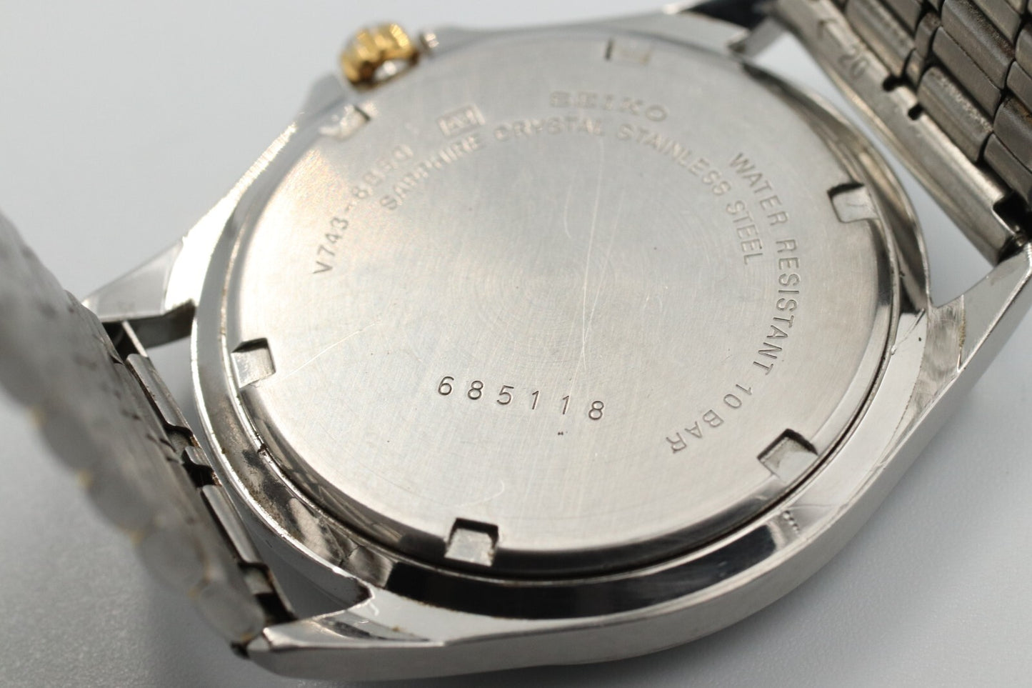 *NEAR MINT* Vintage SEIKO SAPRHIRE 9943-8000 Quartz White Dial Round Mens Watch