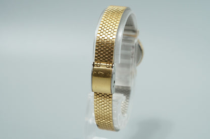 *Exc+5* Vintage 1985 SEIKO Bracelet 2C21-0100 Qz White Round 21mm Women Watch