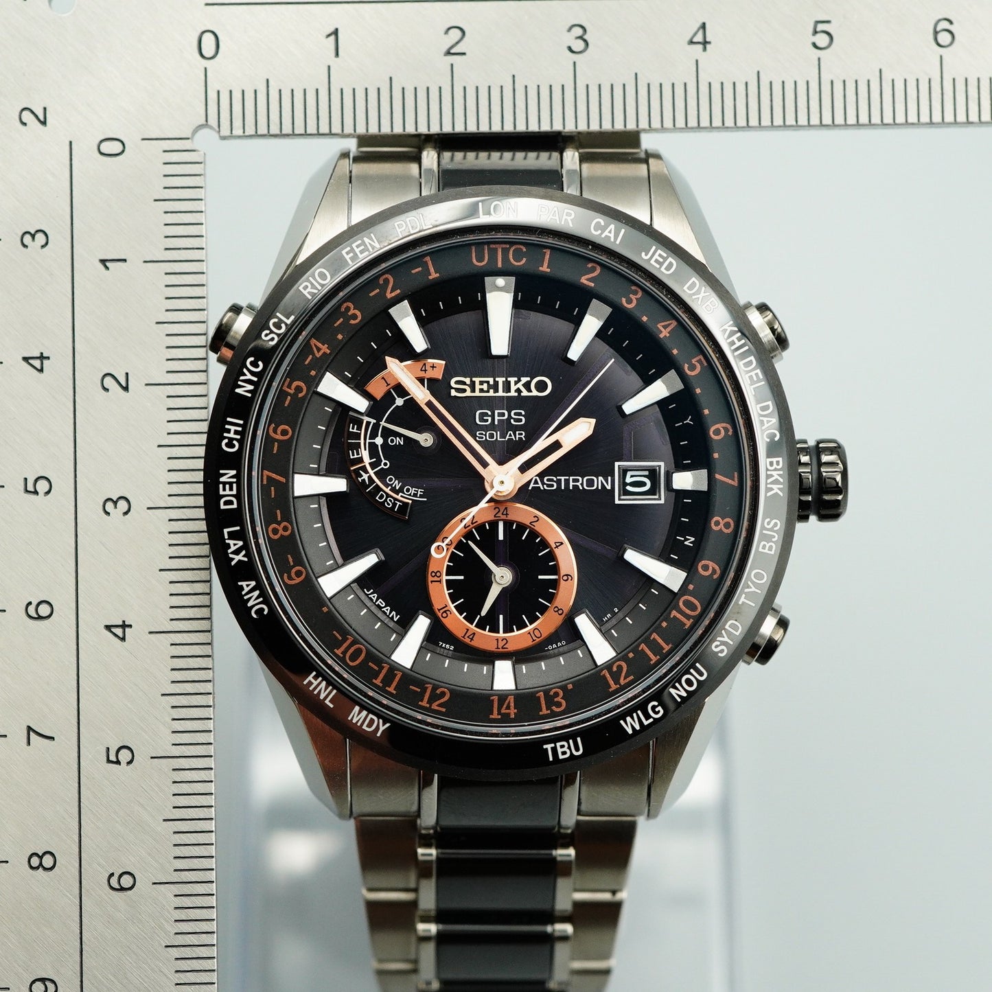 *NEAR MINT* Box & Paper SEIKO ASTRON 7X52-0AF0 Solar Black Round 47mm Mens Watch