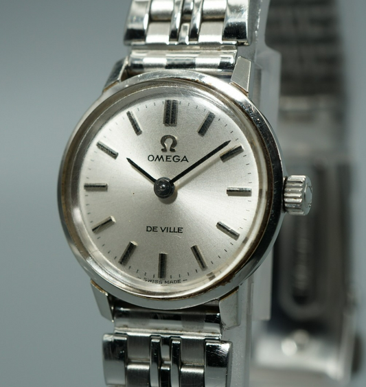 NEAR MINT Vintage OMEGA De Ville Hand Winding Silver Dial Round 22mm Women Watch