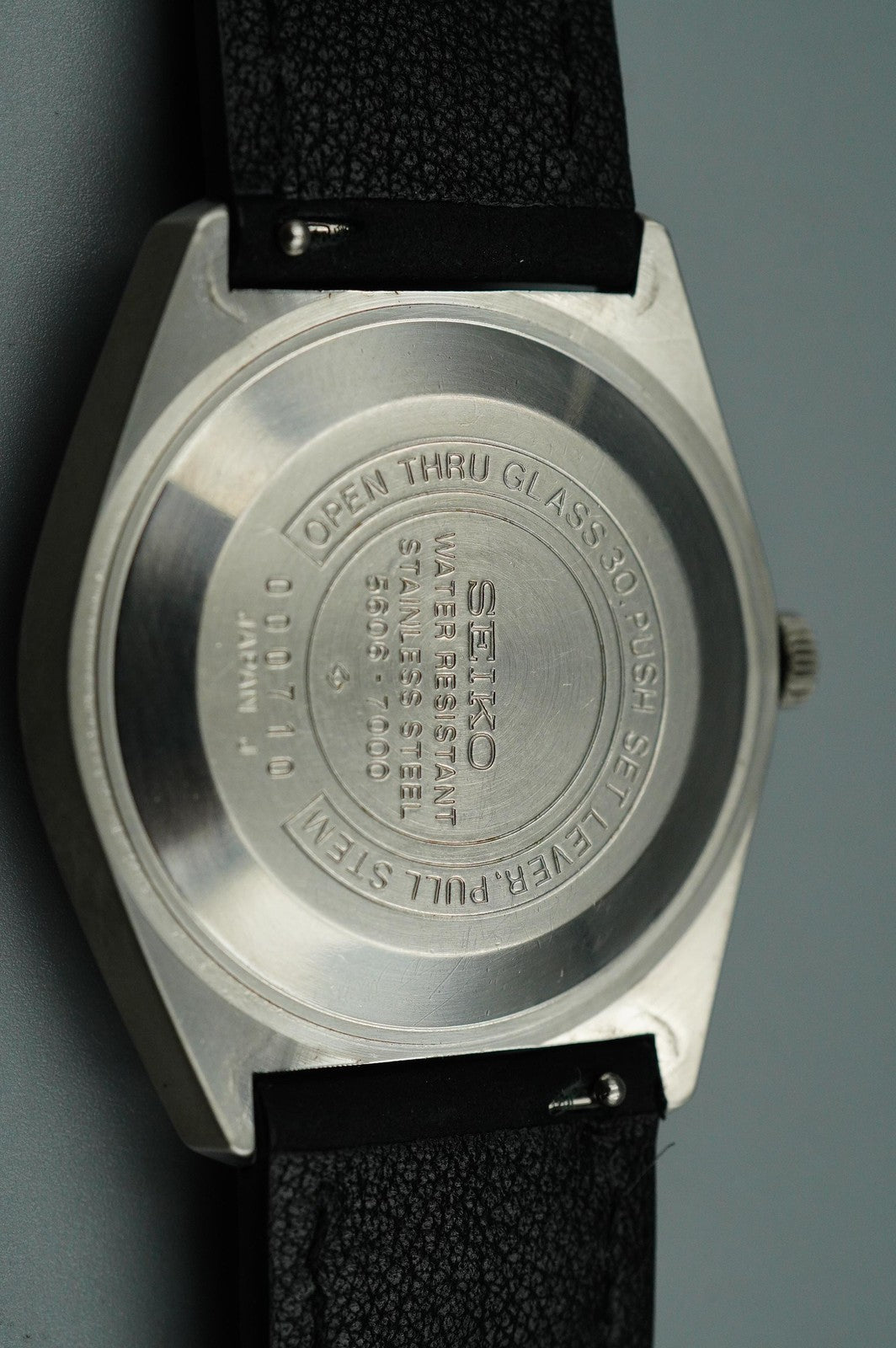 N MINT Vintage SEIKO LORD MATIC 5606-7000 Automatic Silver Round 35mm Mens Watch
