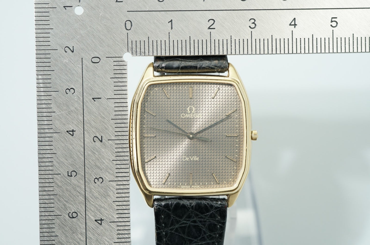 *NEAR MINT* Vintage 1982 OMEGA De Ville Cal.1417 Qz Black Square 30mm Mens Watch