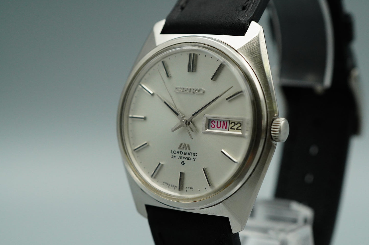 N MINT Vintage SEIKO LORD MATIC 5606-7000 Automatic Silver Round 35mm Mens Watch