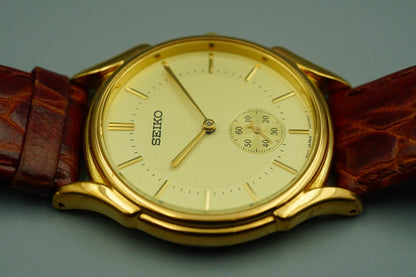 *Exc+5* Vintage 1996 SEIKO small seconds 7N07-9000 Qz Gold Round 35mm Mens Watch