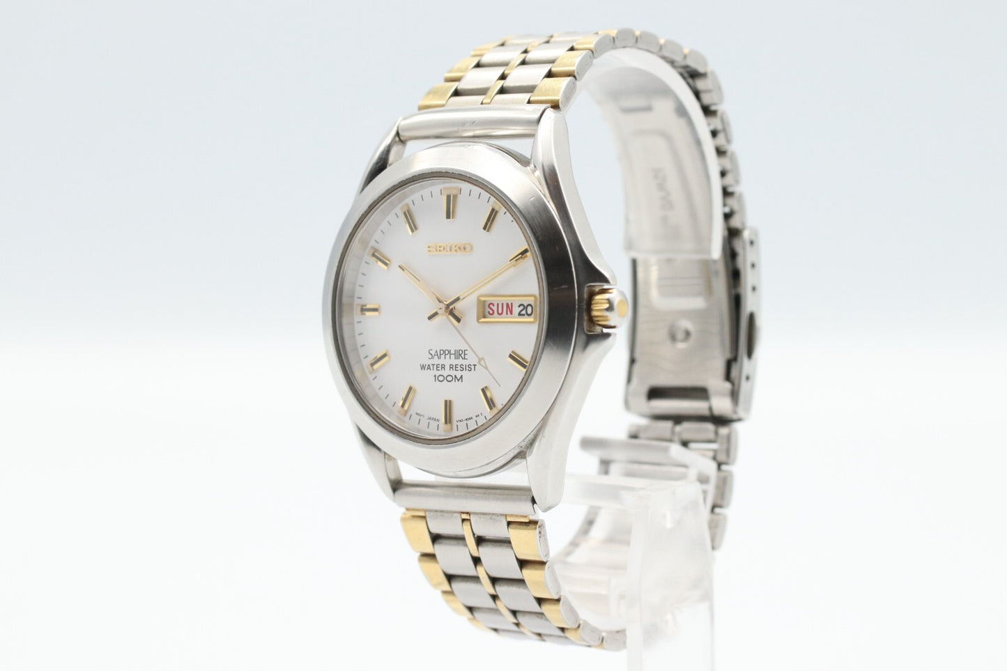 *NEAR MINT* Vintage SEIKO SAPRHIRE 9943-8000 Quartz White Dial Round Mens Watch