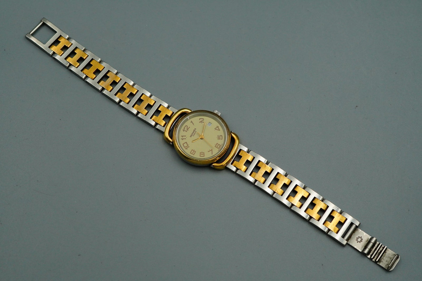 *NEAR MINT* Vintage 1990s HERMES Pullman Qz White Round 24mm Women Watch