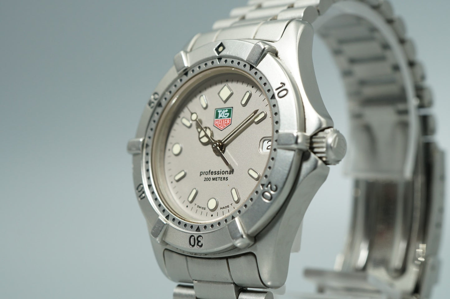 MINT Vintage 1996 TAG HEUER Professional 2000 WE1211-R Qz Silver 35mm Mens Watch