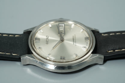 N MINT Vintage 1967 SEIKO BUSINESS-A 8346-8000 Hand Wind Silver  36mm Mens Watch