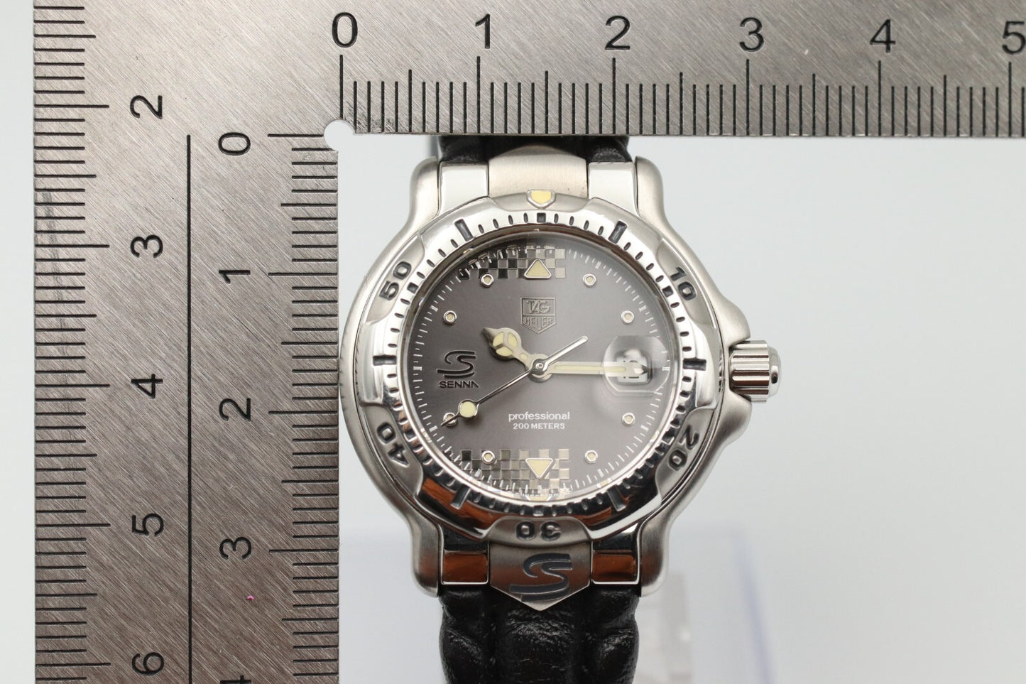 *MINT* TAG HEUER Professional 2000 WH1314 Quartz White Dial 30mm Mens Watch