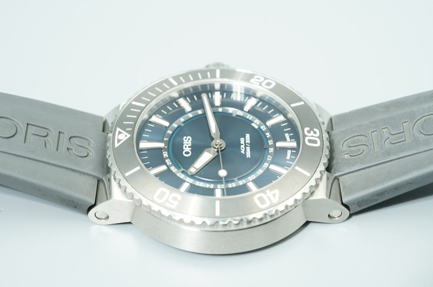 *MINT* ORIS Aquis Source of Life Limited Edition Automatic Navy 44mm Mens Watch