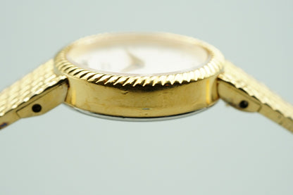 *NEAR MINT* Vintage 1973 SEIKO 1220-0020 Quarz White Dial Round 20mm Women Watch