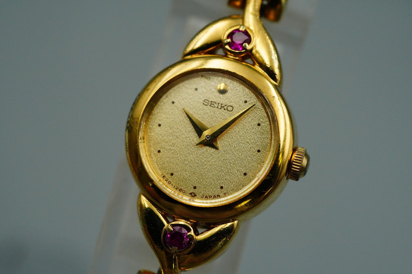 *NEAR MINT* Vintage SEIKO 1E20-0430 Quartz Gold Dial Round 15 mm Women Watch