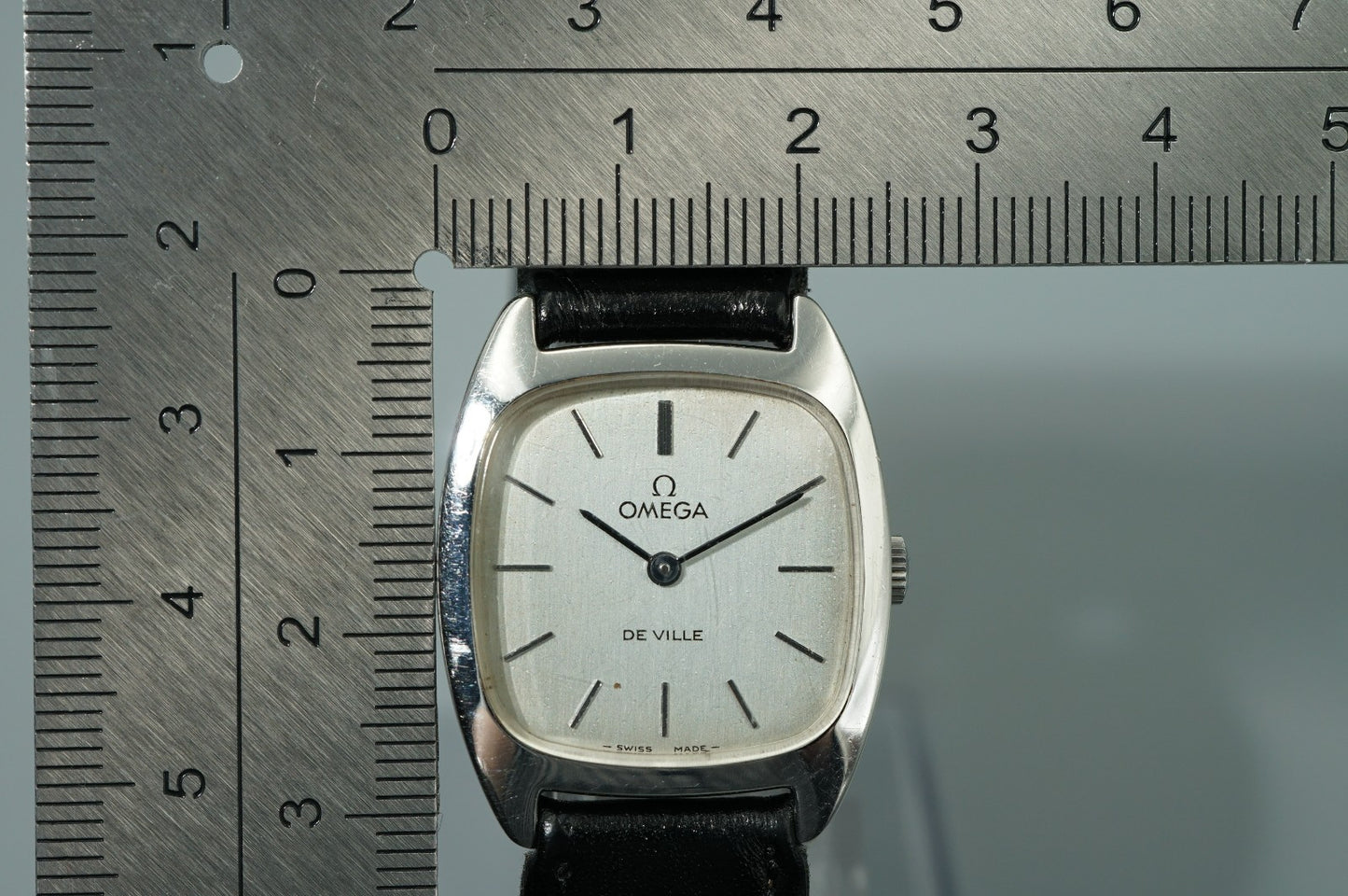 N MINT Vintage 1970 OMEGA De Ville Cal.625 Hand Winding Silver 25mm Women Watch