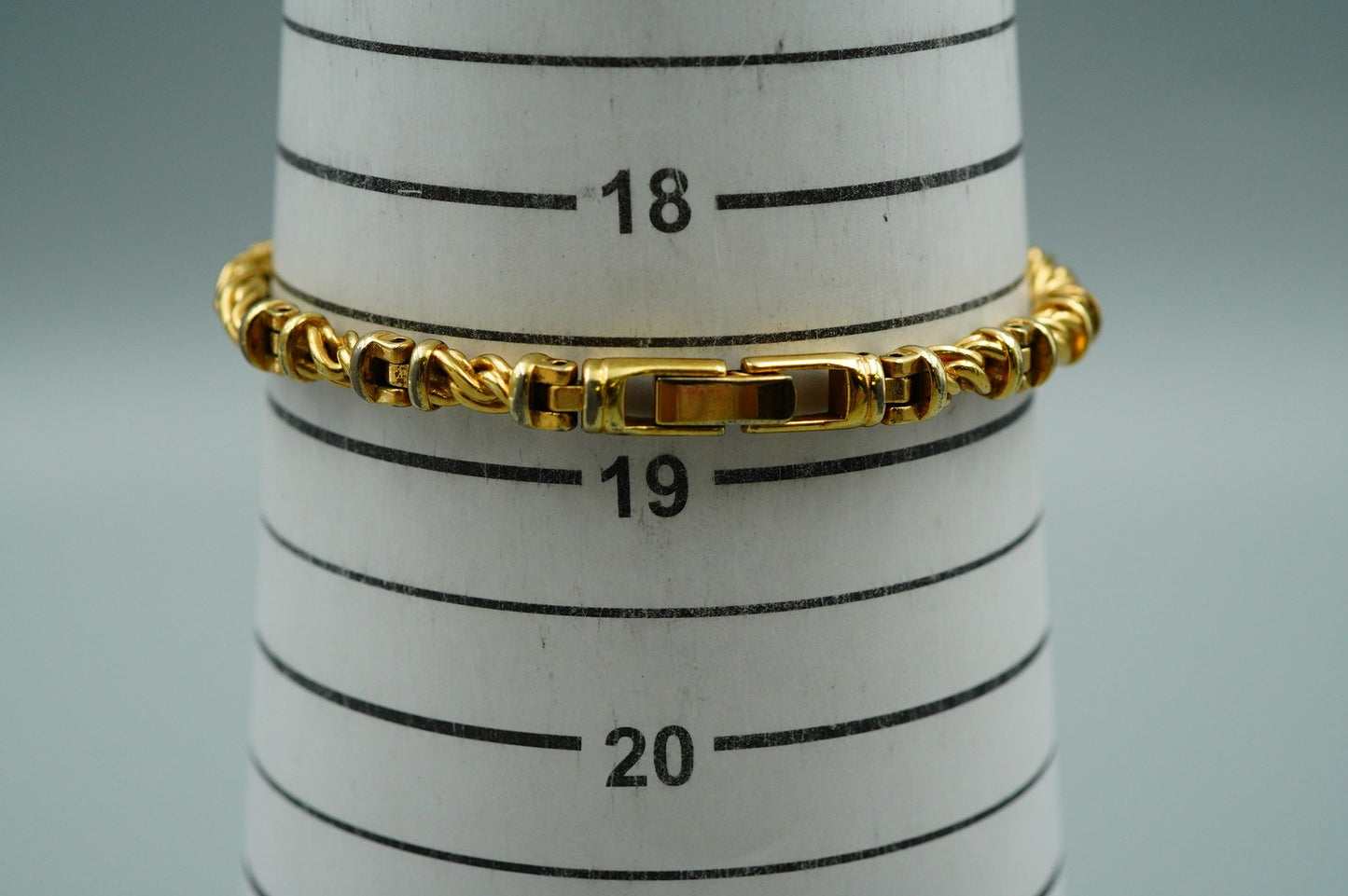 *NEAR MINT* Vintage SEIKO 1E20-0430 Quartz Gold Dial Round 15 mm Women Watch