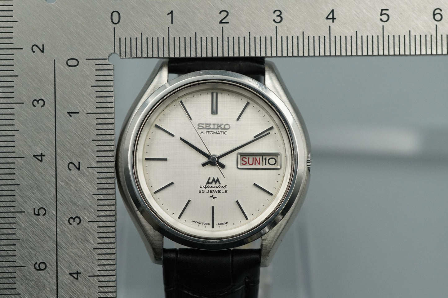 *NEAR MINT* Vintage SEIKO LORD MATIC 5206-6060 Automatic Silver 32mm Mens Watch