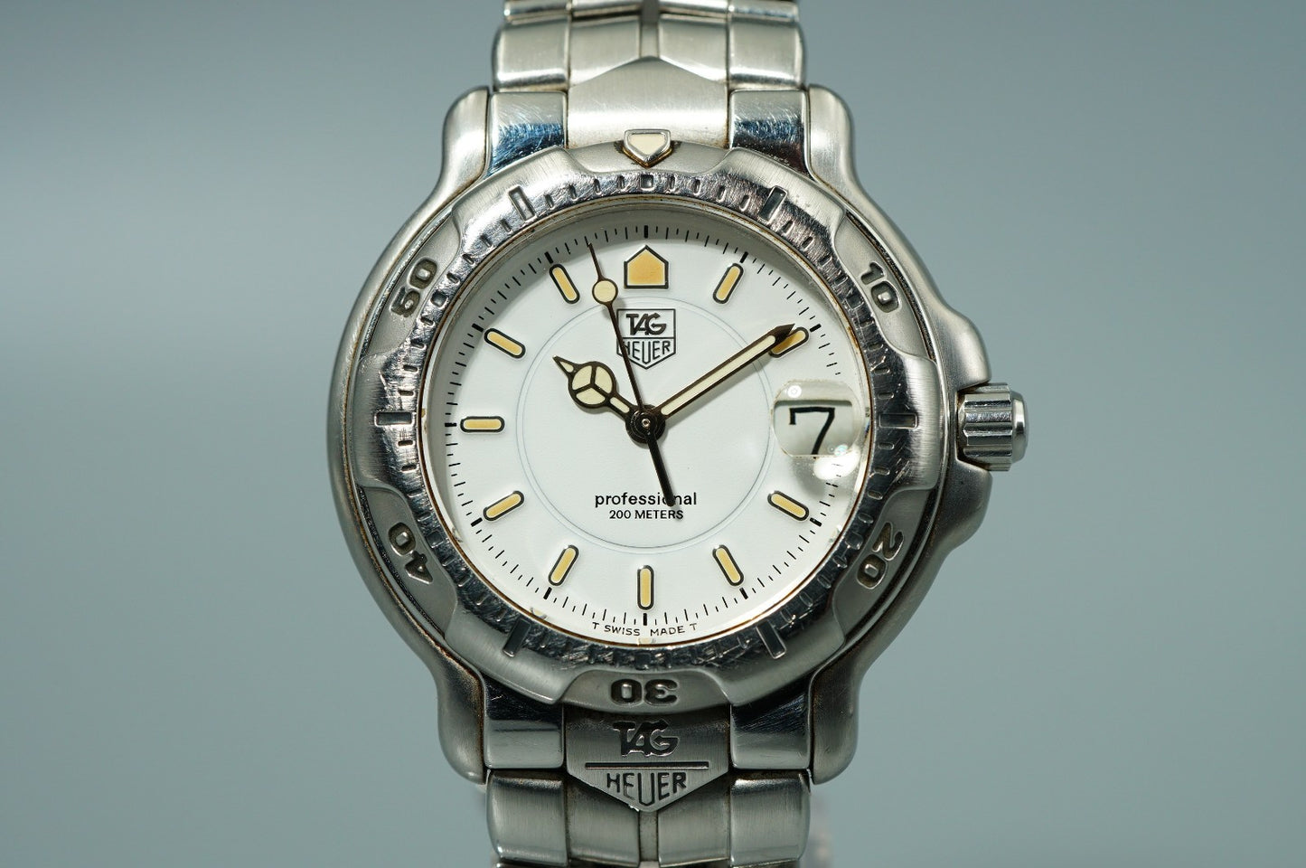 N MINT Vintage 1990s TAG HEUER Professional  WH1211 Qz White 34mm Mens Watch