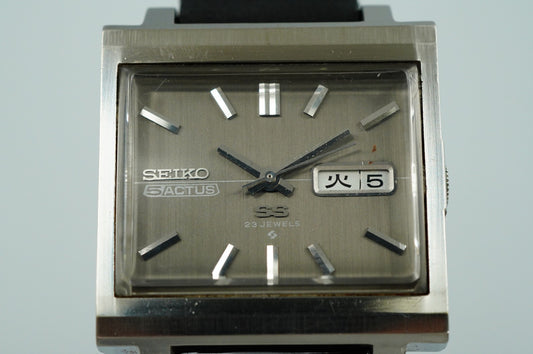 N MINT Vintage SEIKO 5 ACTUS 6106-5440 Automatic Black Rectangle 33mm Mens Watch