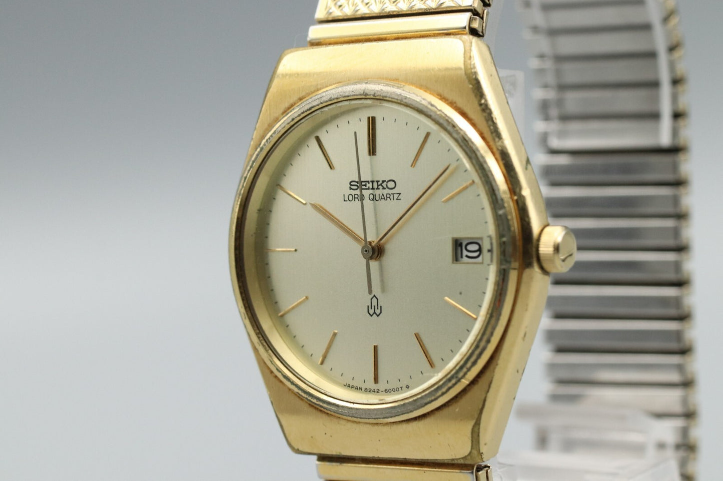 *Exc+4* Vintage SEIKO LOAD Quartz 8242-6000 Silver Dial Round Date Mens Watch