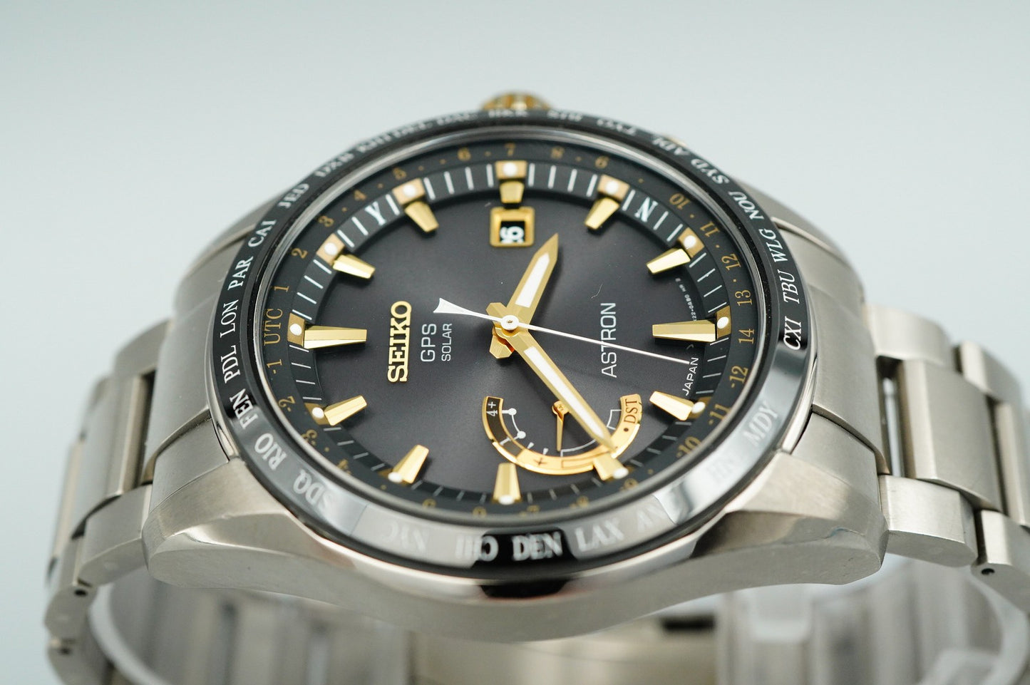 *NEAR MINT* SEIKO ASTRON SBXB087 8X22-0AG0-2 Solar Black Dial 46mm Mens Watch