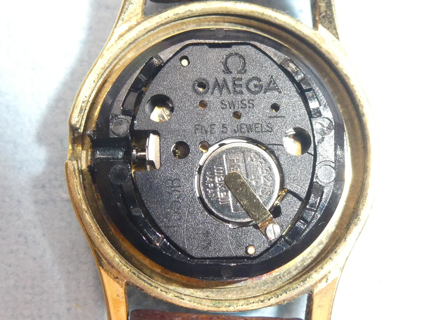 *NEAR MINT* Vintage 1980s OMEGA De Ville Cal.1350 Qz Gold Round 23mm Women Watch